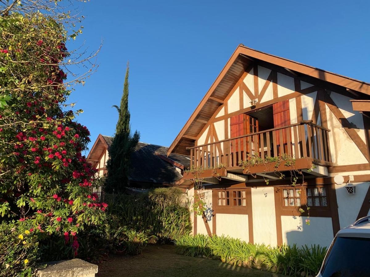 Linda Casa! Aconchegante e com ótima localização Vila Campos do Jordão Exterior foto