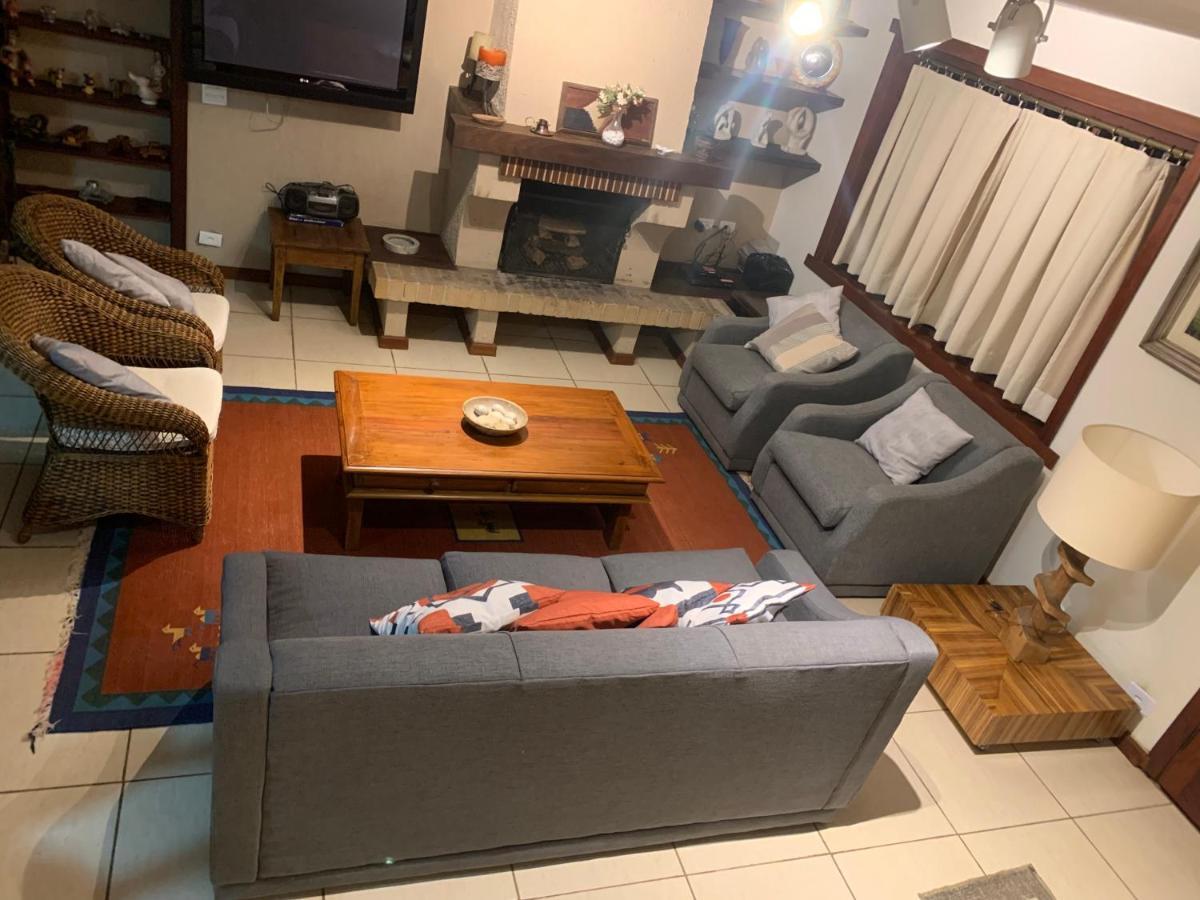 Linda Casa! Aconchegante e com ótima localização Vila Campos do Jordão Exterior foto