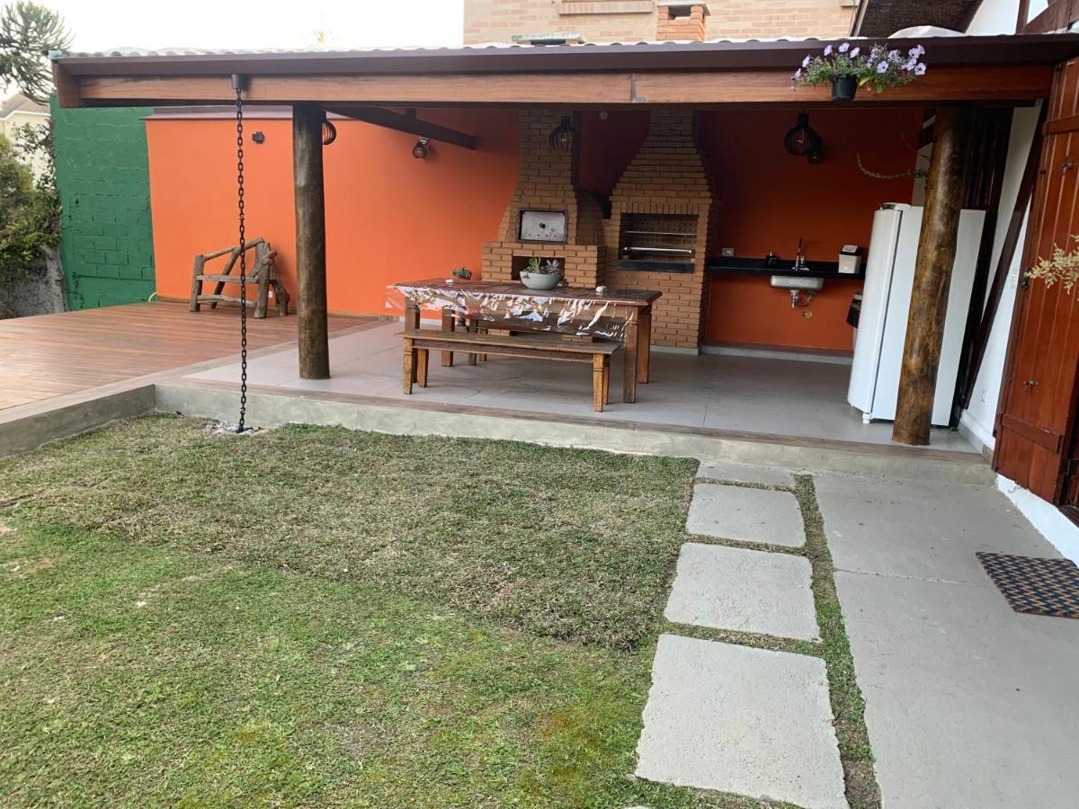 Linda Casa! Aconchegante e com ótima localização Vila Campos do Jordão Exterior foto