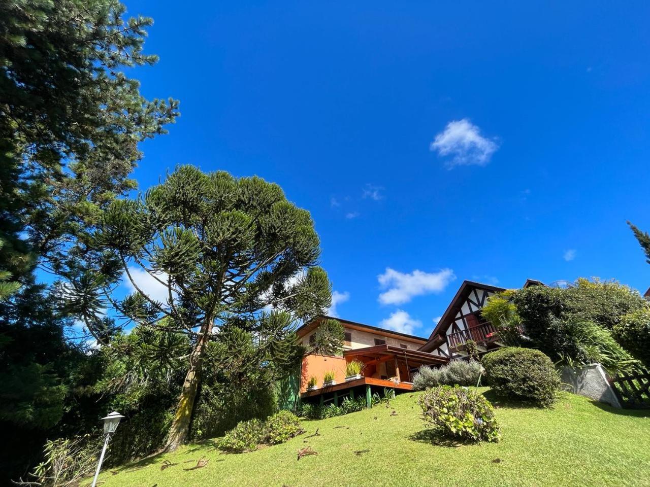 Linda Casa! Aconchegante e com ótima localização Vila Campos do Jordão Exterior foto